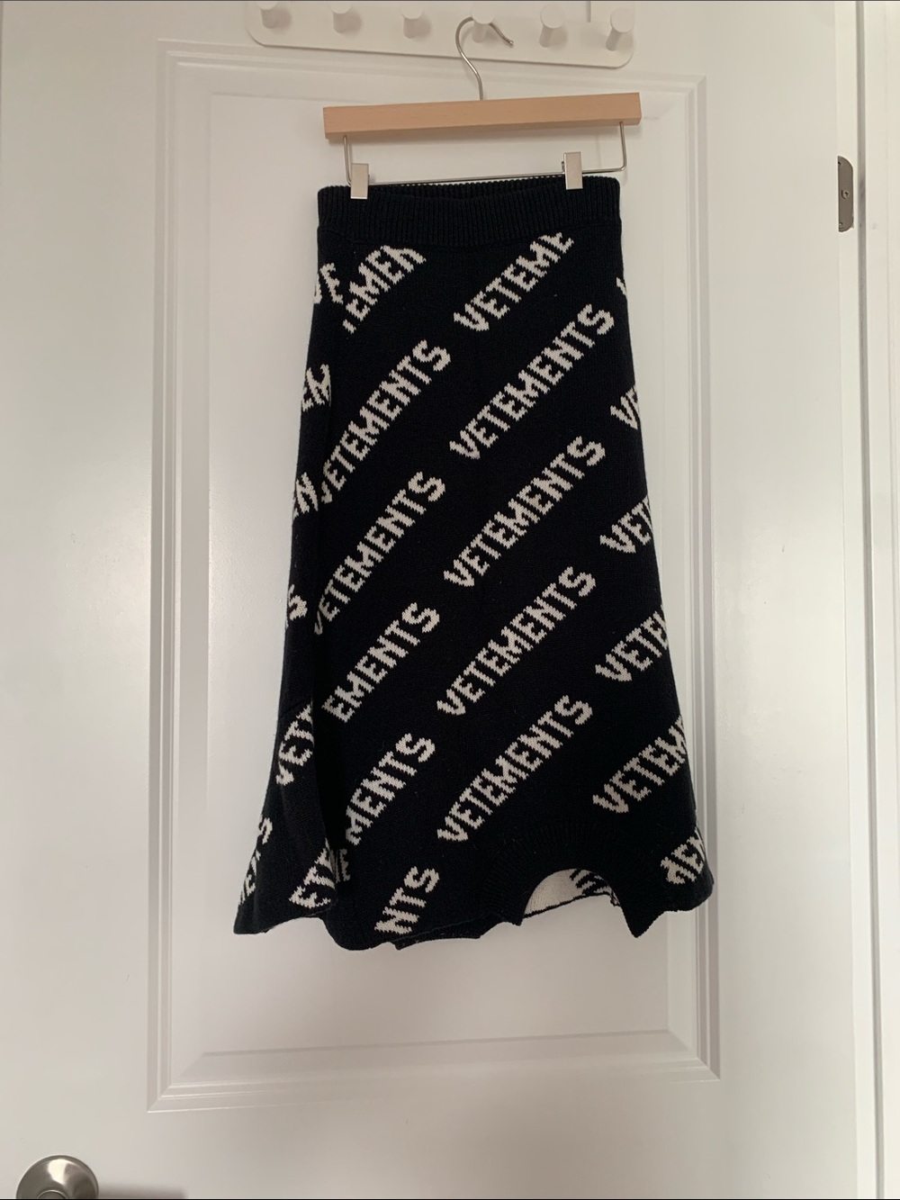 Vetements Black & White Logo Knit Midi Skirt - Diagonal Branding